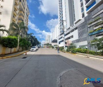 VENTA / ALQUILER DE APARTAMENTO EN P.H. TERRAZAS DEL REY