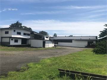 Oportunidad de Inversión Terreno Industrial con Complejo de Galeras