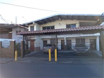 VENDO TRES CASAS EN RÍO ABAJO EN UN LOTE DE 800 MTS²