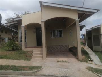 VENTA CASA EN BRISA FRESCA LA CHORRERA