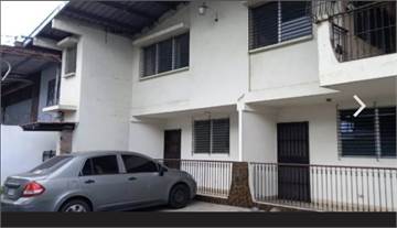 VENDO TRES APARTAMENTOS EN RÍO ABAJO EN UN LOTE DE 800 MTS²