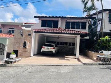 ID 21170 Se vende Duplex de 4 niveles en La Alameda