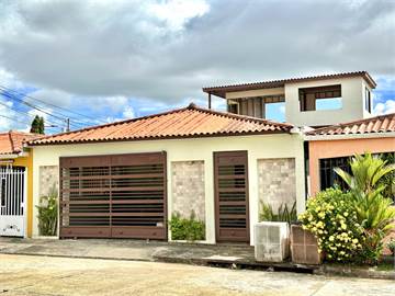 ID-22173 Hermosa Casa Remodelada con Excelente Distribución