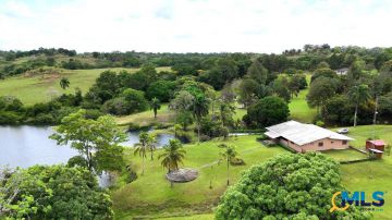 Finca Frente a Lago Gat&uacute;n